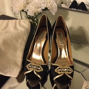 Badgley Mischka navy blue heels gorgeous!
